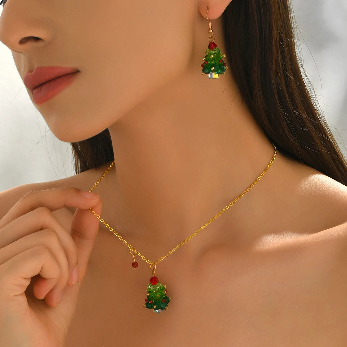Women‘s Chic Christmas Tree Shaped Jewelry Set (Necklace + Earrings) Colorful Crystal Design Christmas Parties & Holiday Jewelry