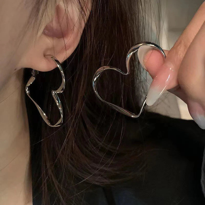 Korean Trend Metal Heart Stud Earrings for Women Punk Elegant Minimalist Smooth Love Eardrops Girl Party Jewelry Couple Gifts