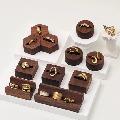 A walnut jewelry stand, solid wood jewelry stand, ring display stand, Valentine's Day, proposal ring displ
