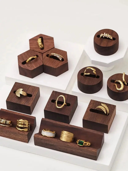 A walnut jewelry stand, solid wood jewelry stand, ring display stand, Valentine's Day, proposal ring displ