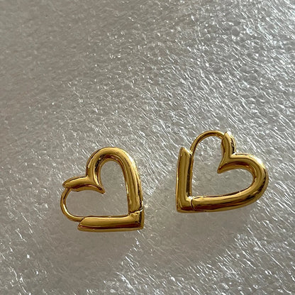 Korean Trend Metal Heart Stud Earrings for Women Punk Elegant Minimalist Smooth Love Eardrops Girl Party Jewelry Couple Gifts