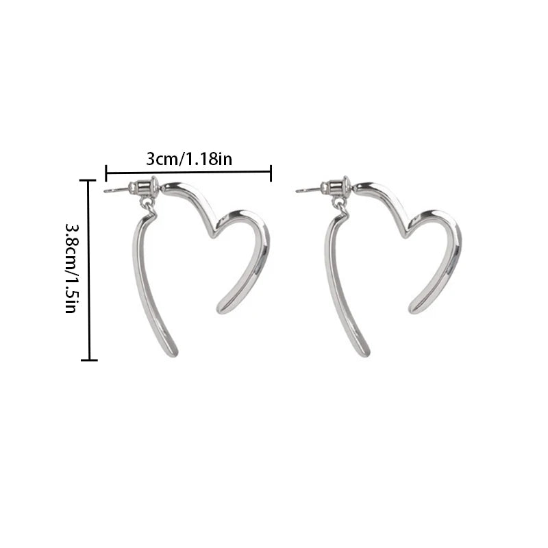 Fashion Personality Love Earrings for Women Niche Design Sense Girl Golden Earrings Simple Jewelry Gift Silvery